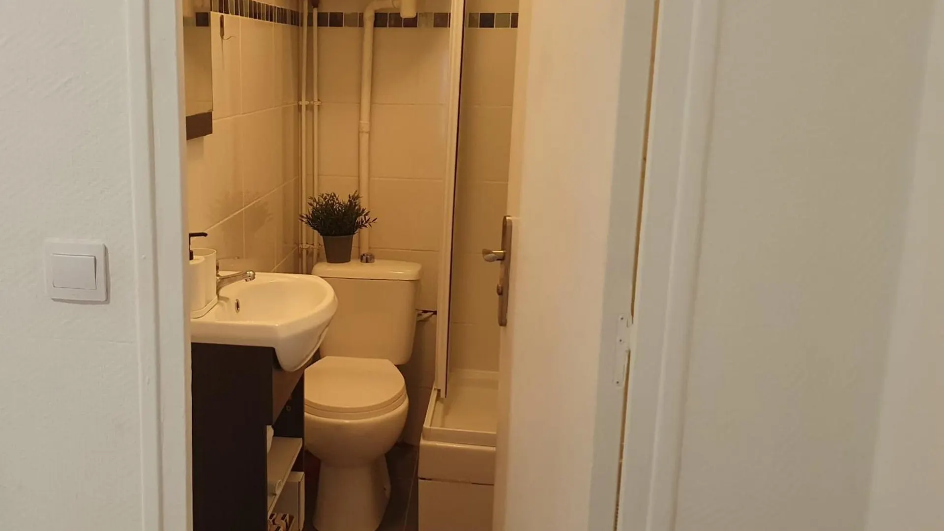 Studio Near Buttes-Chaumont Parigi Appartamento