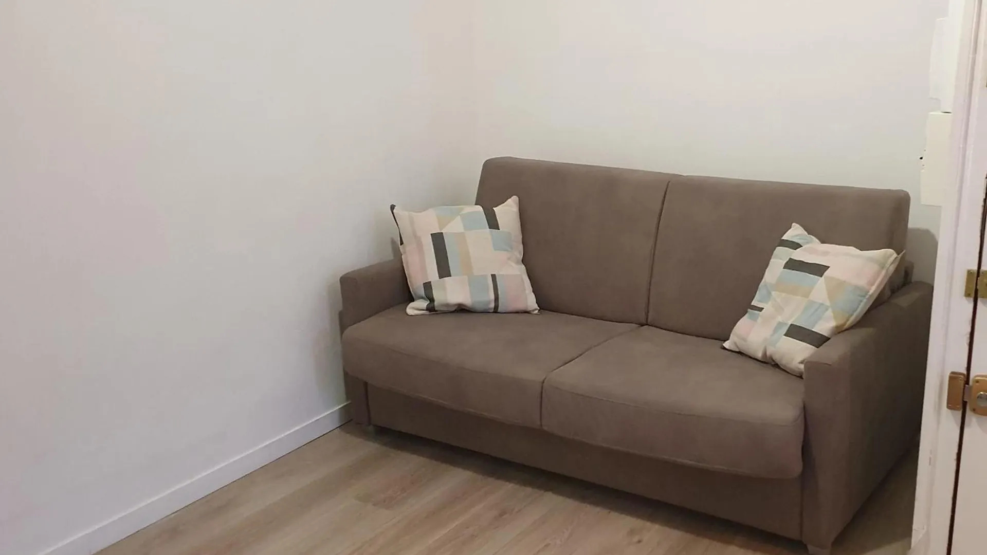 Studio Near Buttes-Chaumont Parigi Francia